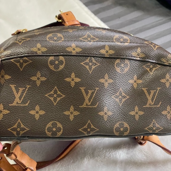 Louis Vuitton brown monogram montsouris backpack in used condition. - Picture 3 of 9